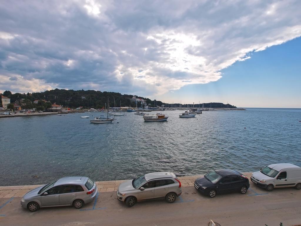 Apartments By The Sea 1050 Rovigno Esterno foto