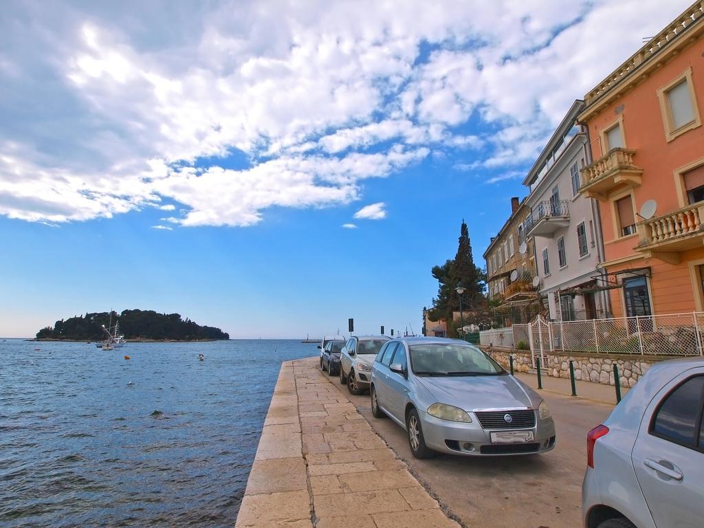 Apartments By The Sea 1050 Rovigno Esterno foto