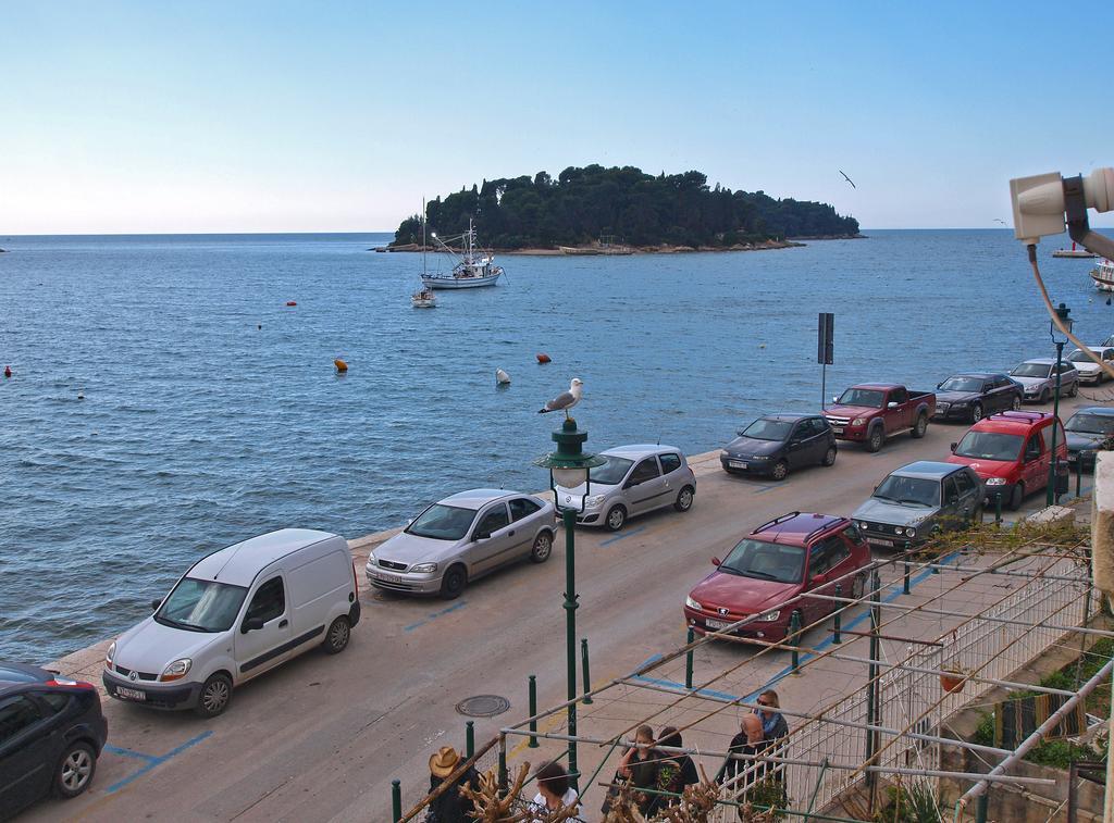 Apartments By The Sea 1050 Rovigno Esterno foto